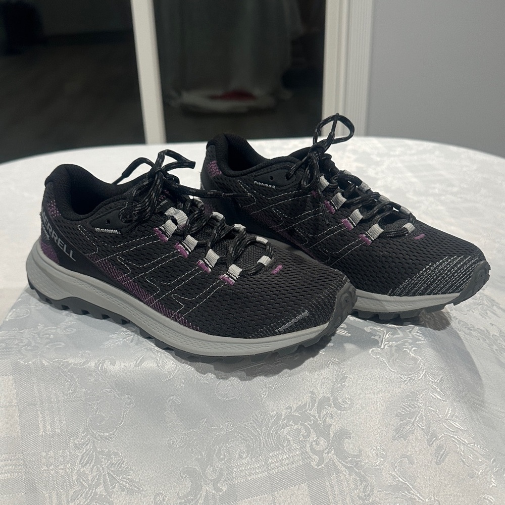 Merrell Women's Black and Purple Athletic Shoes